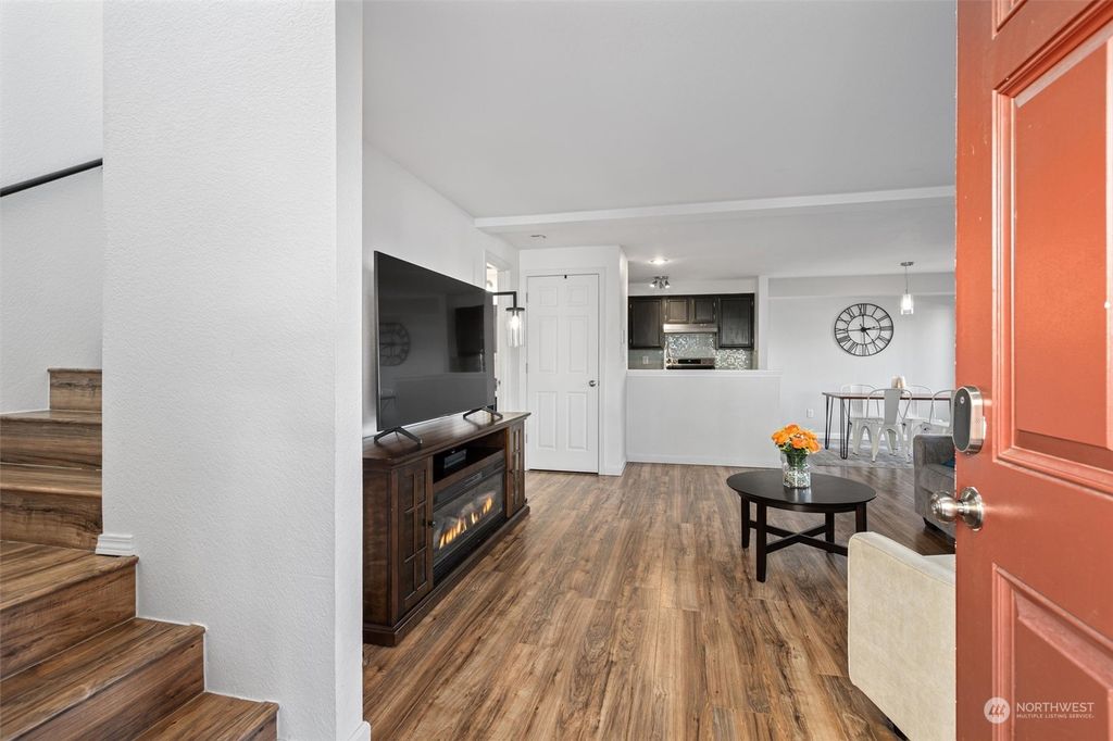 Photo of 2902 13th Street #5B, Everett, WA 98201 (MLS # 2306431)