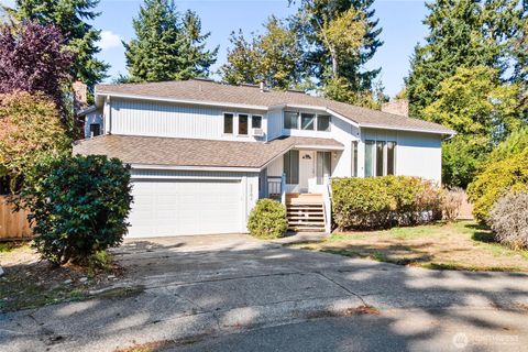 Photo of 32701 5th Avenue SW, Federal Way, WA 98023 (MLS # 2440105)