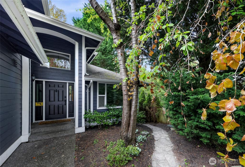 Photo of 3025 Niagara Street, Bellingham, WA 98226 (MLS # 2549448)