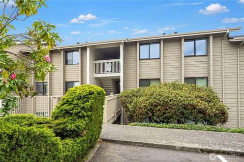 Photo of 1319 S Puget Drive #D34, Renton, WA 98055 (MLS # 2514564)