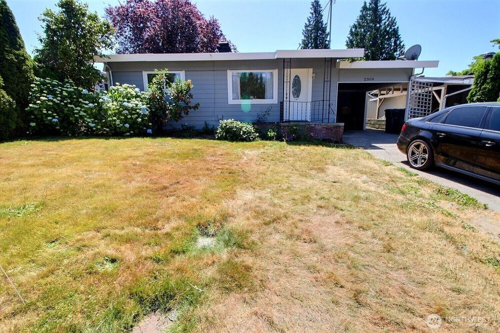 Photo of 2309 NE 9th Place, Renton, WA 98056 (MLS # 2390881)