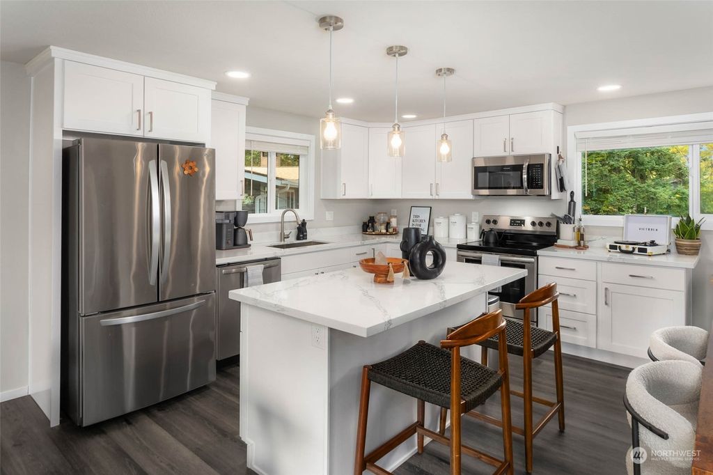 Photo of 8619 NE 132nd Place, Kirkland, WA 98034 (MLS # 2162094)
