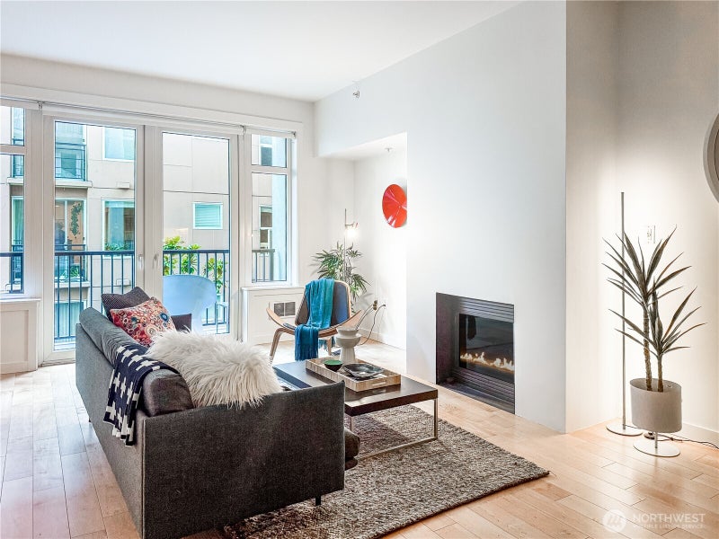 2607 Western Avenue 302