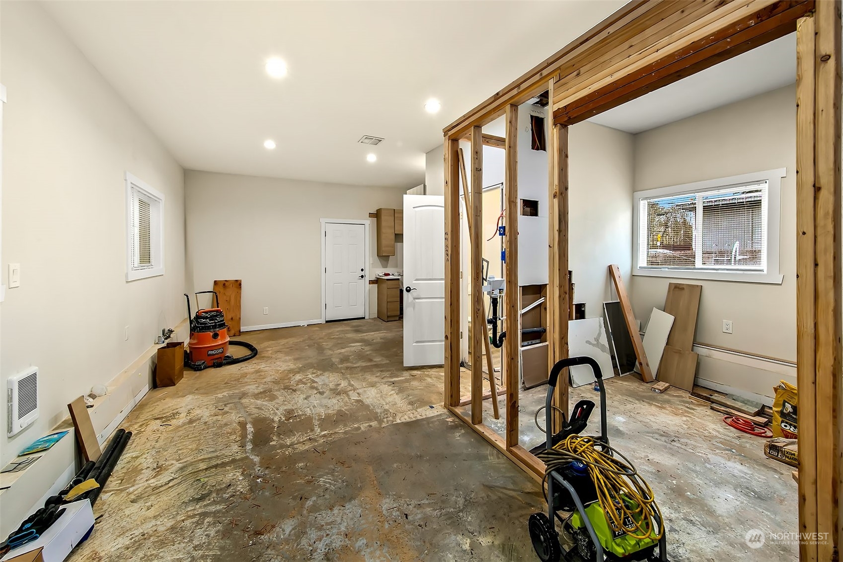 Seattle, Washington 98106, United States, 4 Bedrooms Bedrooms, ,3 BathroomsBathrooms,Residential,Pending,21779