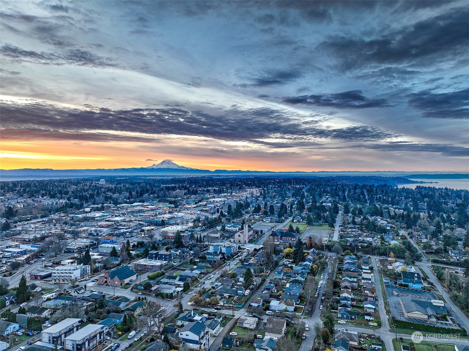 Seattle, Washington 98106, United States, 4 Bedrooms Bedrooms, ,3 BathroomsBathrooms,Residential,Pending,21779