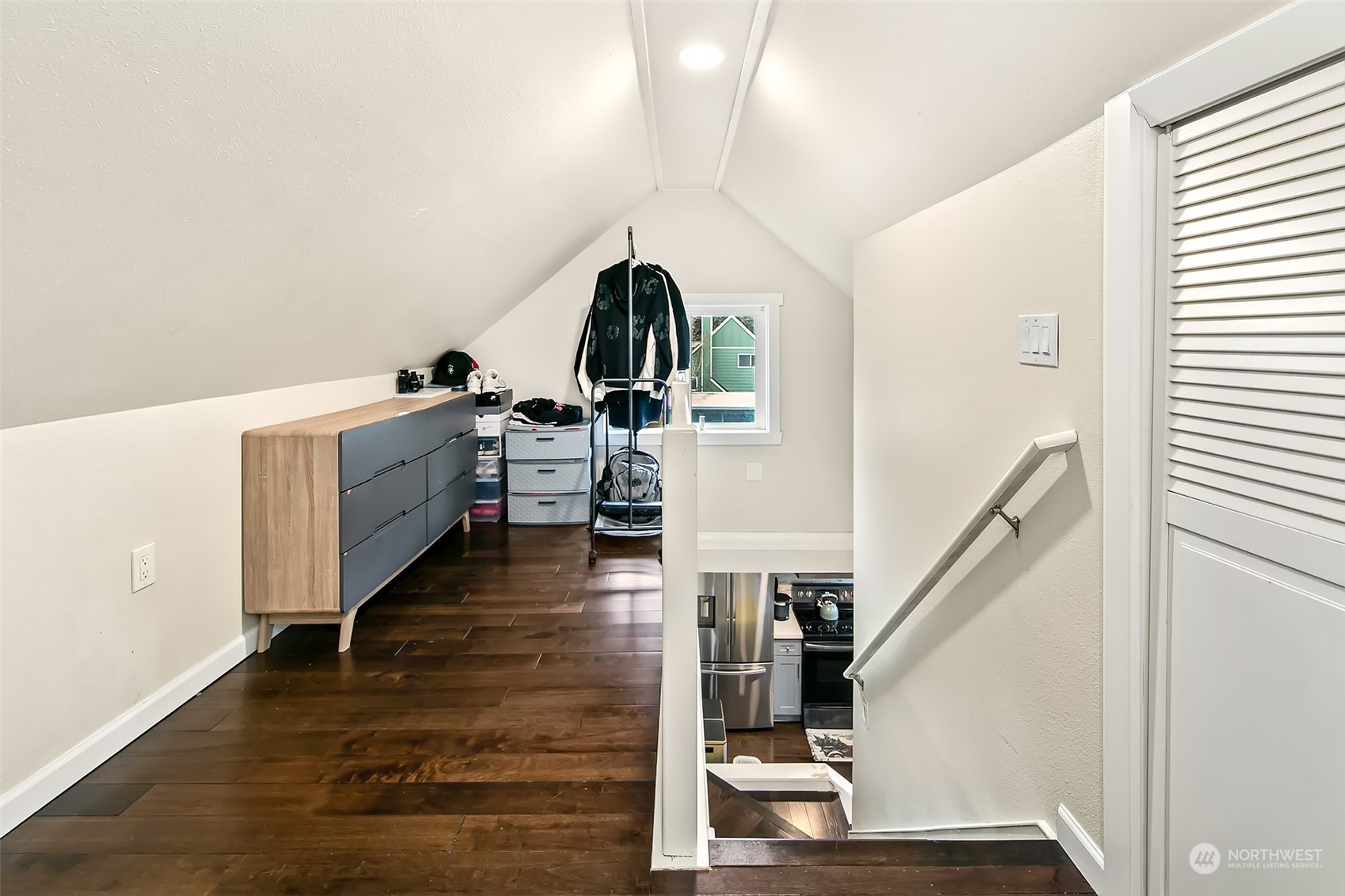 Seattle, Washington 98106, United States, 4 Bedrooms Bedrooms, ,3 BathroomsBathrooms,Residential,Pending,21779