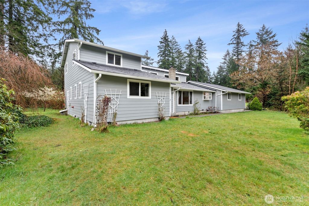 Photo of 9918 168th Avenue SW, Rochester, WA 98579 (MLS # 2486544)