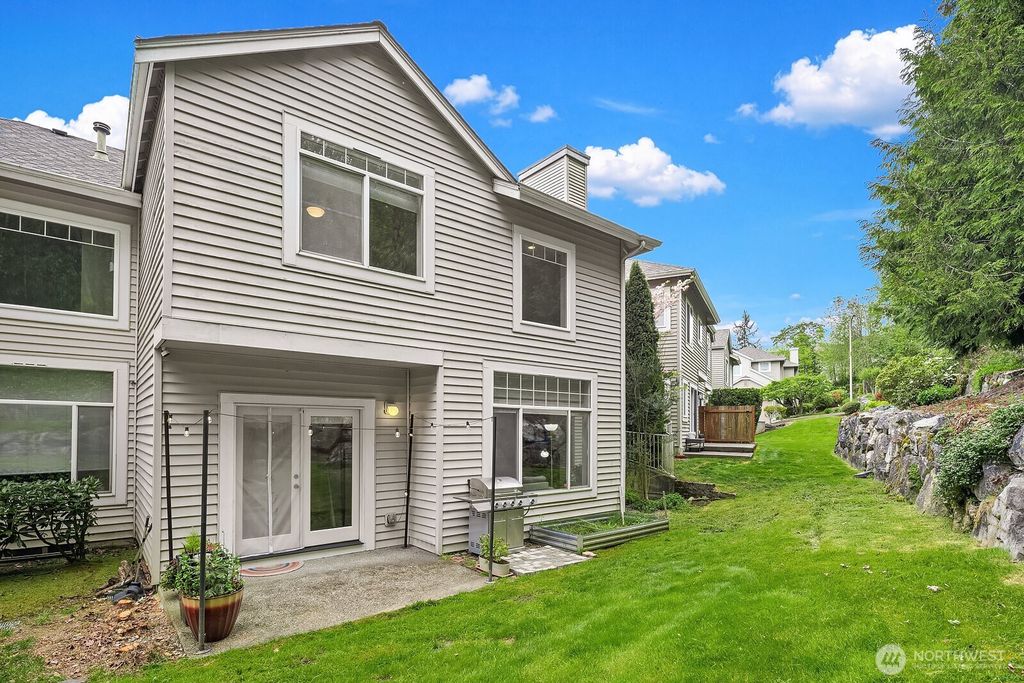Photo of 535 S 51st Court, Renton, WA 98055 (MLS # 2514090)
