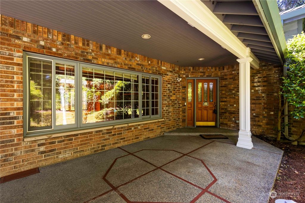 Photo of 20041 SE 24th St St, Sammamish, WA 98075 (MLS # 2242369)