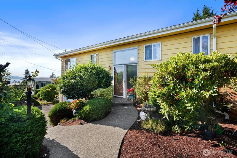 741 Hemlock Street