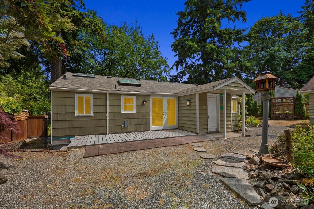 Photo of 14023 Meridian Avenue N, Seattle, WA 98133 (MLS # 2449131)