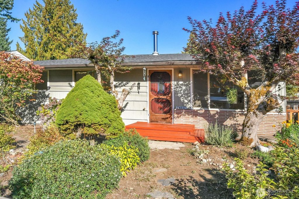 Photo of 20917 59th Place W, Lynnwood, WA 98036 (MLS # 2441770)