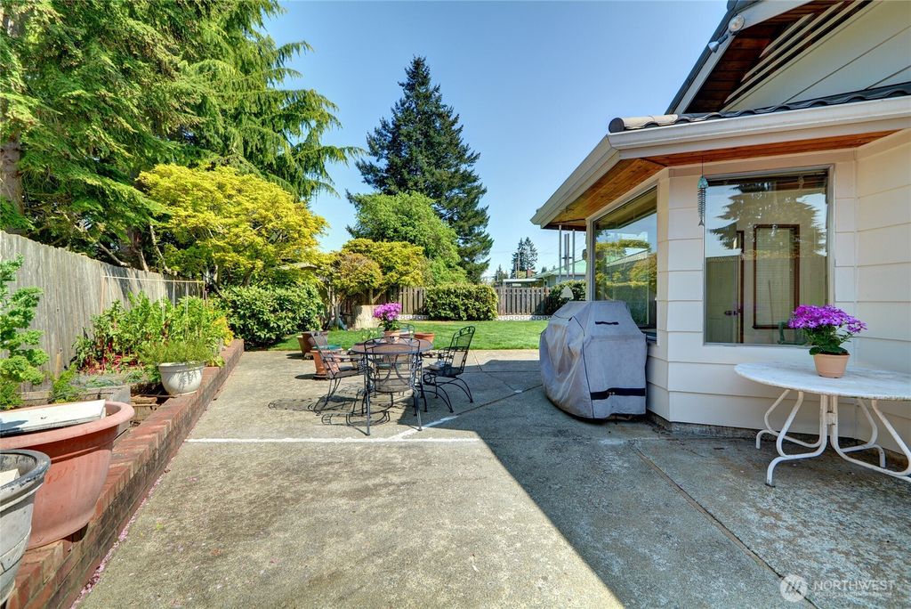 Photo of 1905 Grove Street, Marysville, WA 98270 (MLS # 2361042)