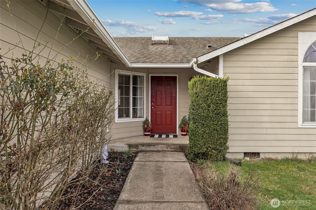 Photo of 5603 James Street SE, Lacey, WA 98513 (MLS # 2472211)