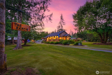 Photo of 412 NEWBERG ROAD RD, Snohomish, WA 98290 (MLS # 2552729)