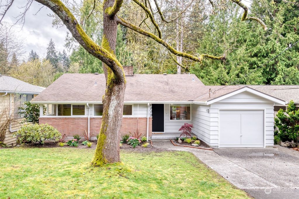 Photo of 1213 NE 107th Street, Seattle, WA 98125 (MLS # 2217422)