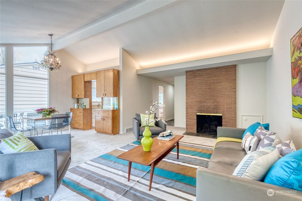 Photo of 1213 NE 107th Street, Seattle, WA 98125 (MLS # 2217422)