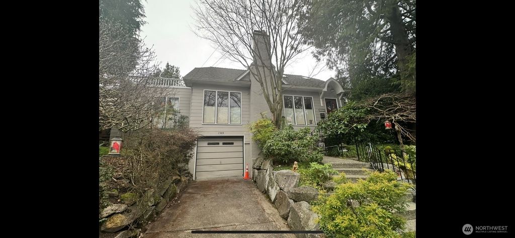 Photo of 1509 26th Avenue, Seattle, WA 98112 (MLS # 2493048)