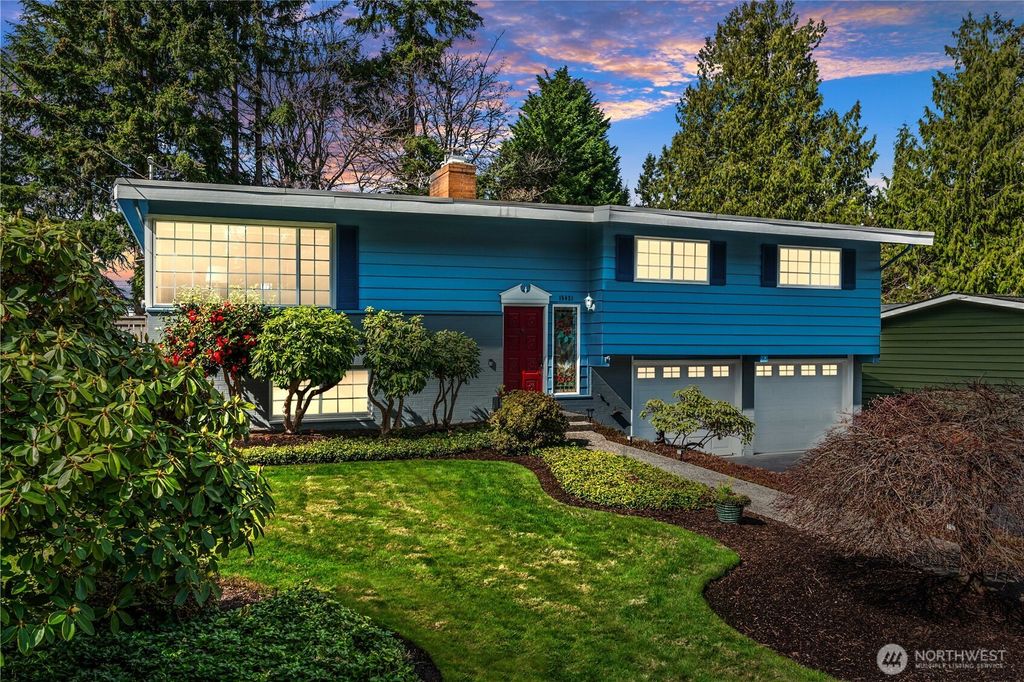 Photo of 15421 63rd Avenue NE, Kenmore, WA 98028 (MLS # 2358055)