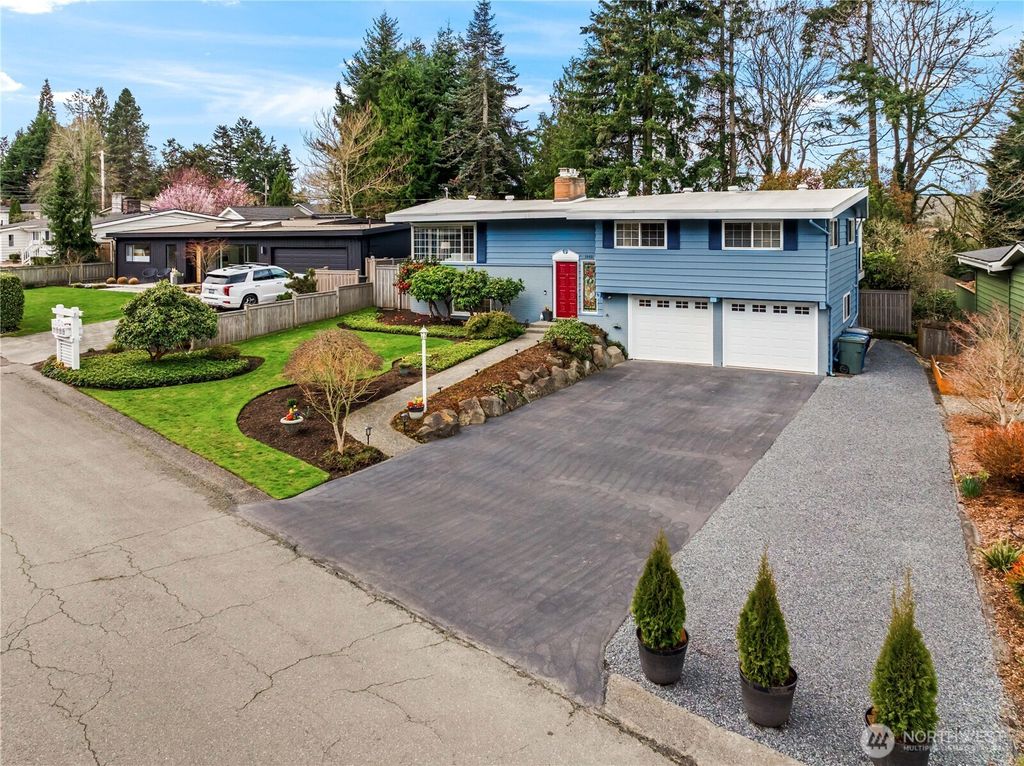 Photo of 15421 63rd Avenue NE, Kenmore, WA 98028 (MLS # 2358055)