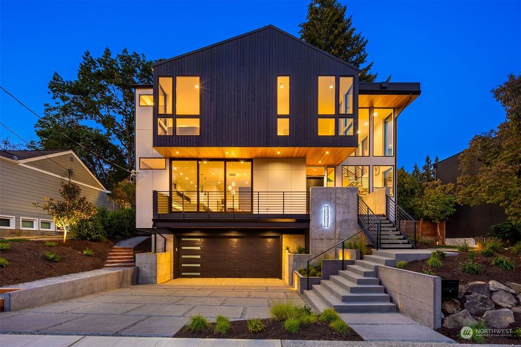 Photo of 6850 47th Avenue NE, Seattle, WA 98115 (MLS # 2274964)