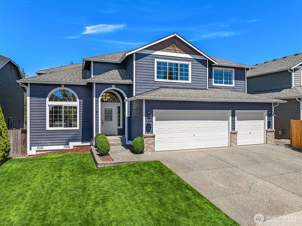 Photo of 7529 34th Place NE, Marysville, WA 98270 (MLS # 2415105)