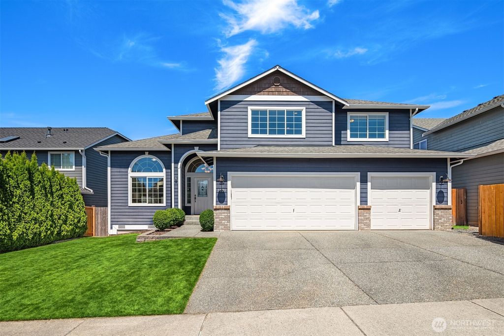 Photo of 7529 34th Place NE, Marysville, WA 98270 (MLS # 2415105)