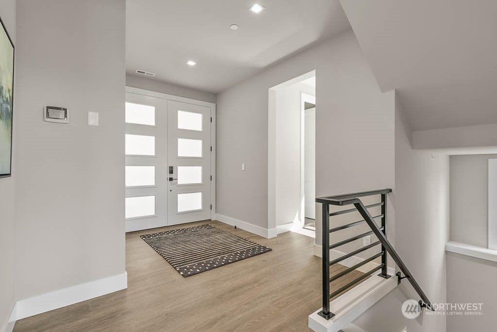 Photo of 11065 SE 60th Lane, Bellevue, WA 98006 (MLS # 2006741)