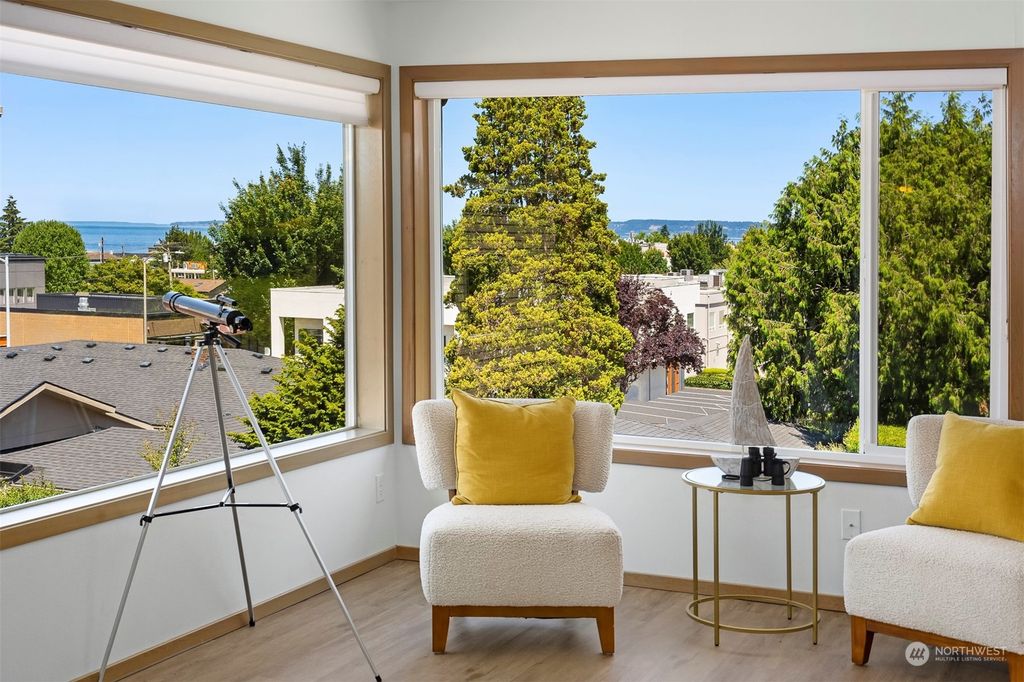 Photo of 515 Walnut Street #4, Edmonds, WA 98020 (MLS # 2134946)
