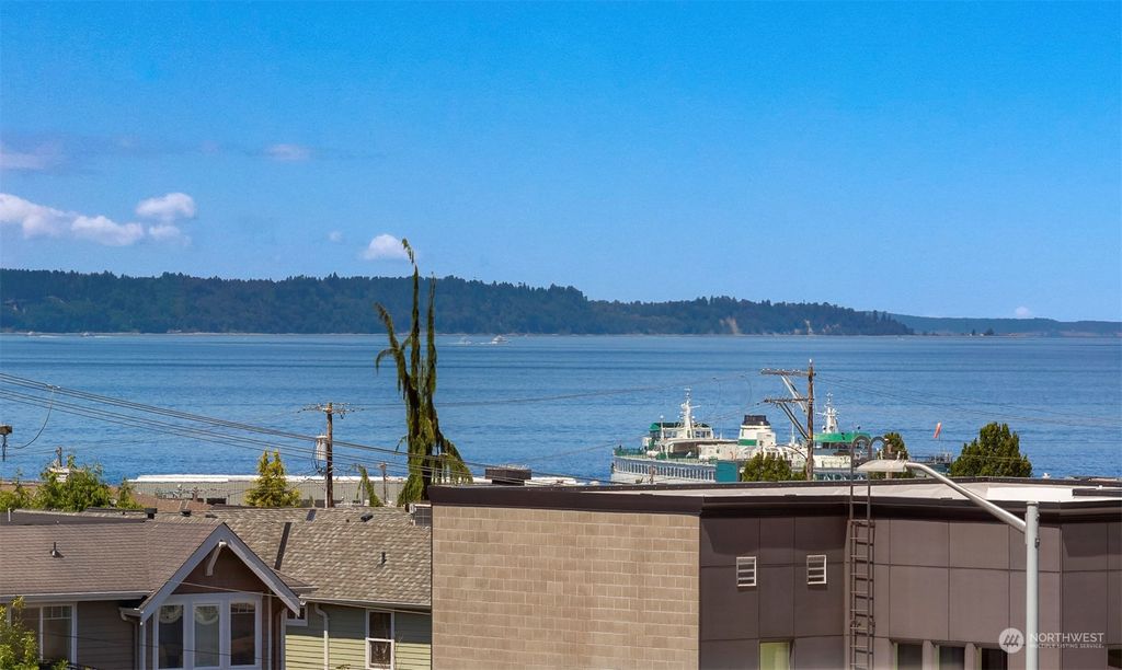 Photo of 515 Walnut Street #4, Edmonds, WA 98020 (MLS # 2134946)