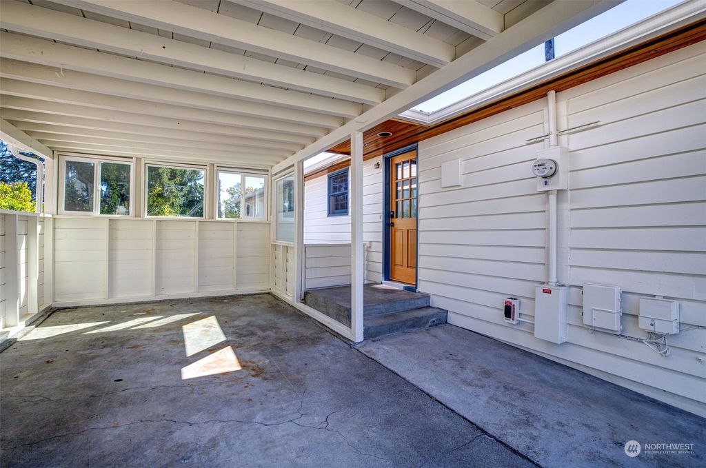 Photo of 6808 37th Avenue NE, Seattle, WA 98115 (MLS # 2277789)