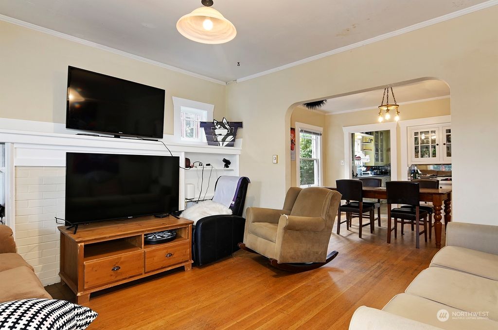 Photo of 4747 19th Avenue NE, Seattle, WA 98105 (MLS # 2173713)