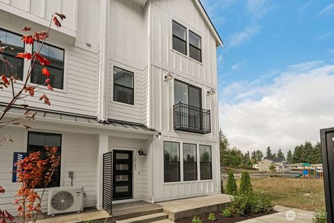 Photo of 12071 127th Avenue Ct E #53, Puyallup, WA 98374 (MLS # 2471781)