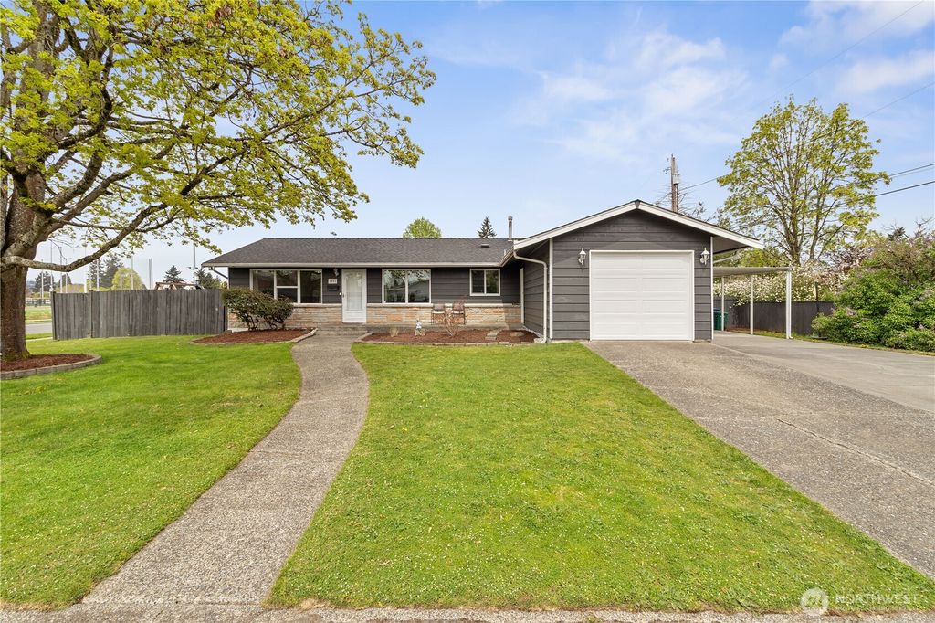 Photo of 1001 19th Street SE, Auburn, WA 98002 (MLS # 2512164)
