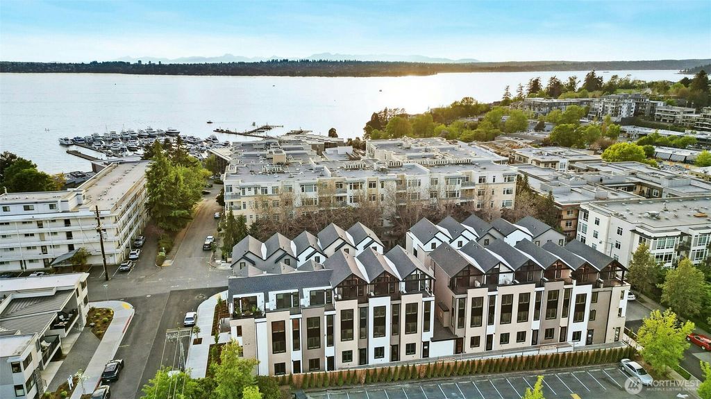 Photo of 118 B 2nd Street S, Kirkland, WA 98033 (MLS # 2394213)