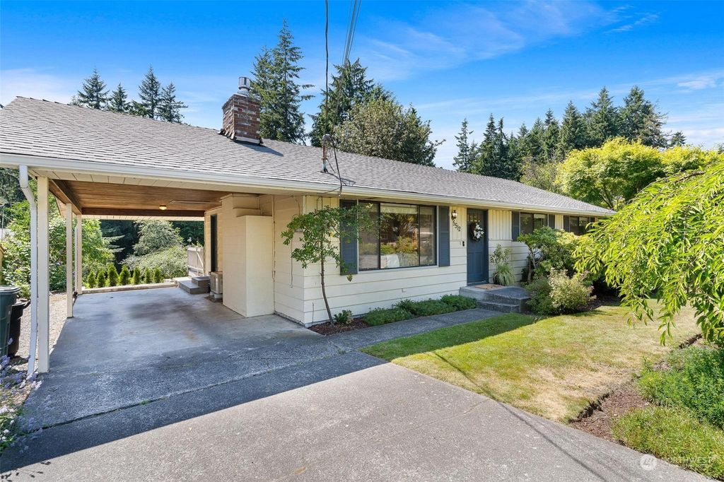 Photo of 5512 Fairview Avenue, Everett, WA 98203 (MLS # 2266356)