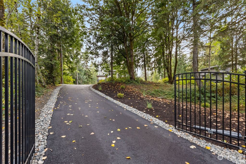 Photo of 19101 48th Street NE, Snohomish, WA 98290 (MLS # 2156121)