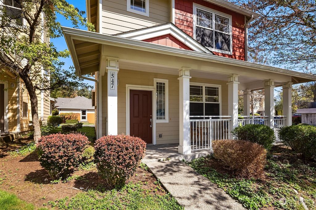 Photo of 547 225th Place NE #41, Sammamish, WA 98074 (MLS # 2063095)