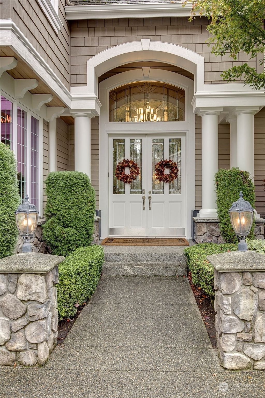Photo of 14219 SE 87th Place, Newcastle, WA 98059 (MLS # 2307366)