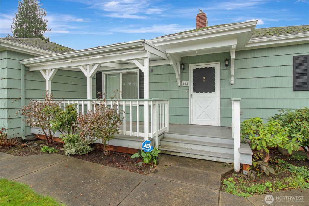 Photo of 404 S MacLeod Avenue, Arlington, WA 98223 (MLS # 2459857)