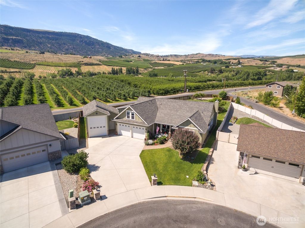 Photo of 19 Cobb Court, Malaga, WA 98828 (MLS # 2488390)