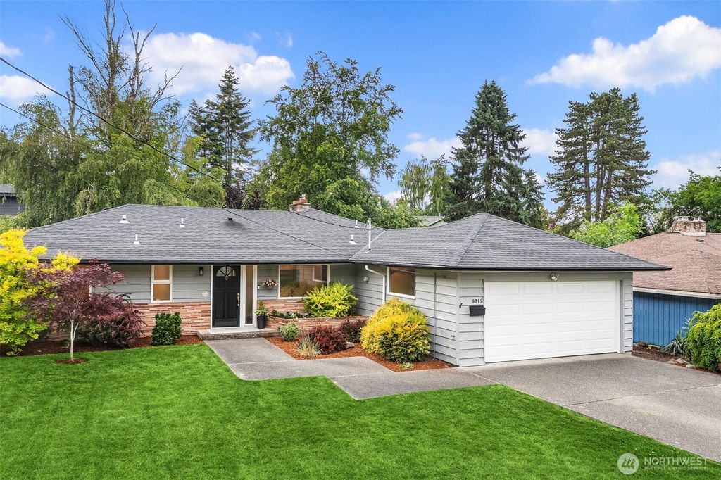 Photo of 9712 SE 41st ST, Mercer Island, WA 98040 (MLS # 2525349)