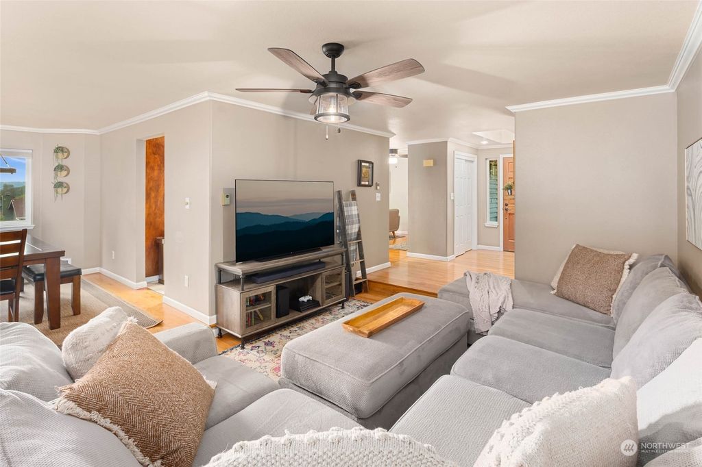Photo of 7020 67th Place NE, Marysville, WA 98270 (MLS # 2286580)
