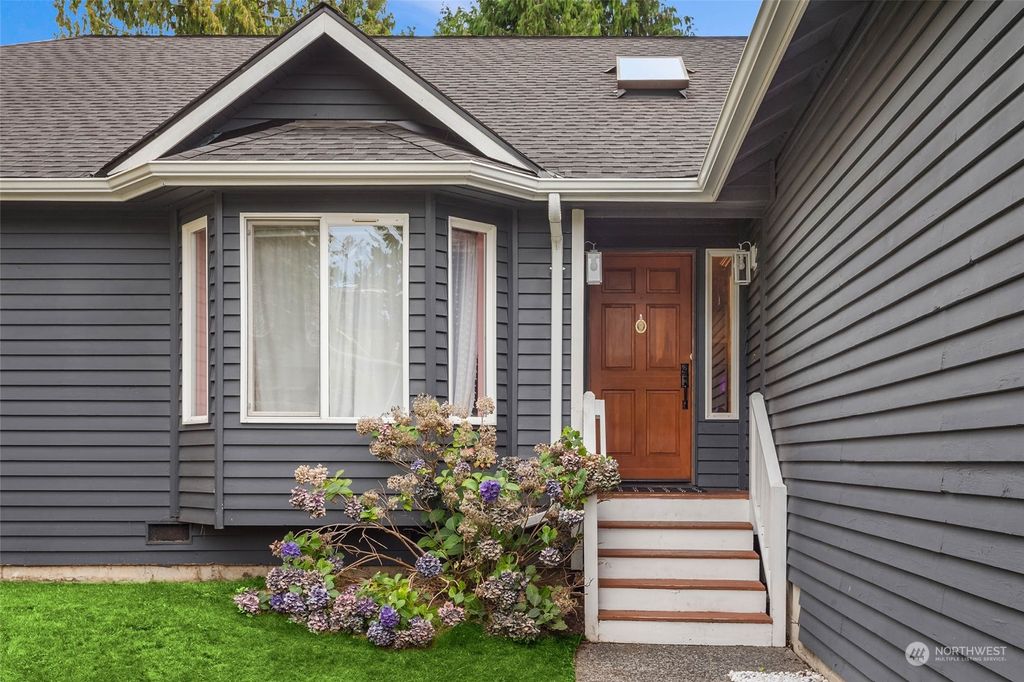 Photo of 7020 67th Place NE, Marysville, WA 98270 (MLS # 2286580)