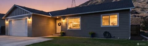Photo of 145 George Loop, Rock Island, WA 98850 (MLS # 2563269)
