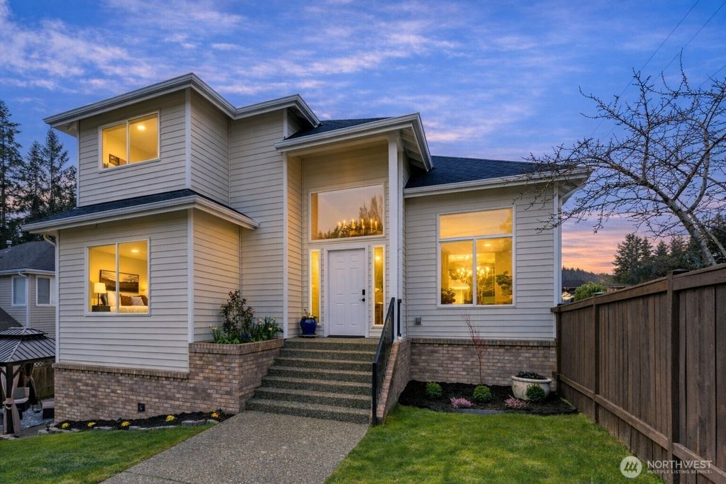 Photo of 2331 Aberdeen Avenue NE, Renton, WA 98056 (MLS # 2496567)