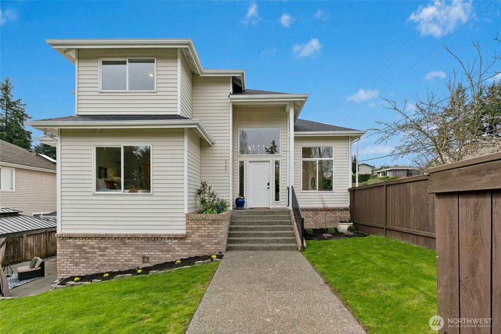 Photo of 2331 Aberdeen Avenue NE, Renton, WA 98056 (MLS # 2496567)