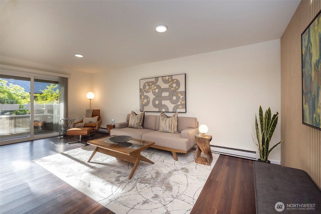 Photo of 812 100th Avenue NE #102, Bellevue, WA 98004 (MLS # 2396555)