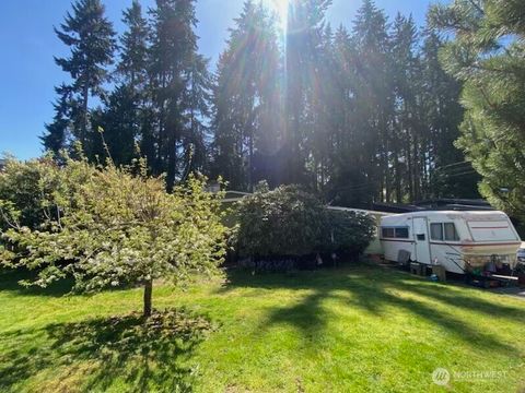 Photo of 12229 NE 65th Street, Kirkland, WA 98033 (MLS # 2513651)