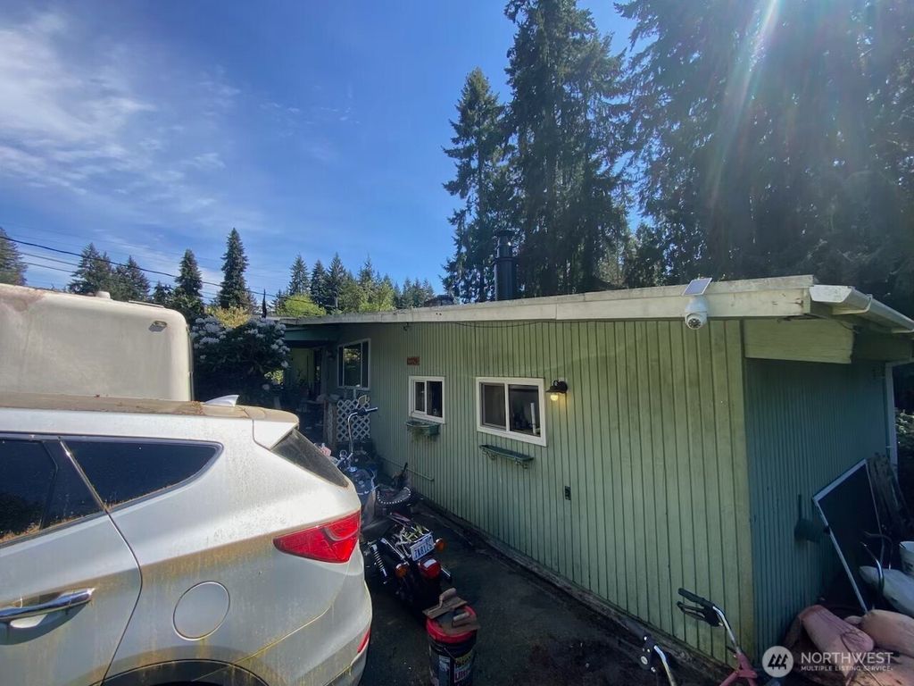 Photo of 12229 NE 65th Street, Kirkland, WA 98033 (MLS # 2513651)